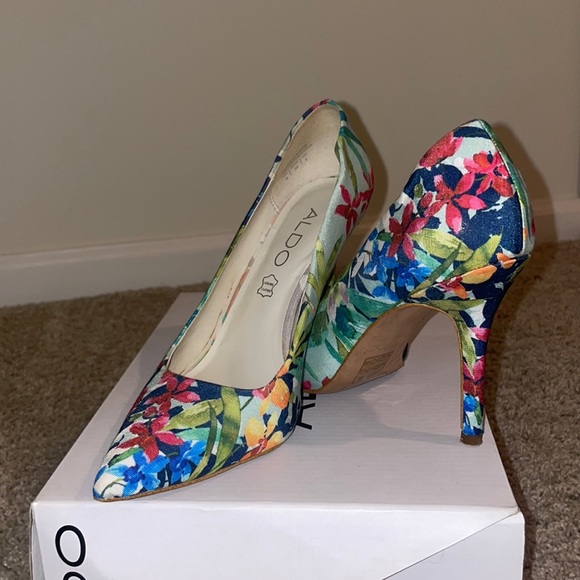 Aldo Shoes - Floral pumps